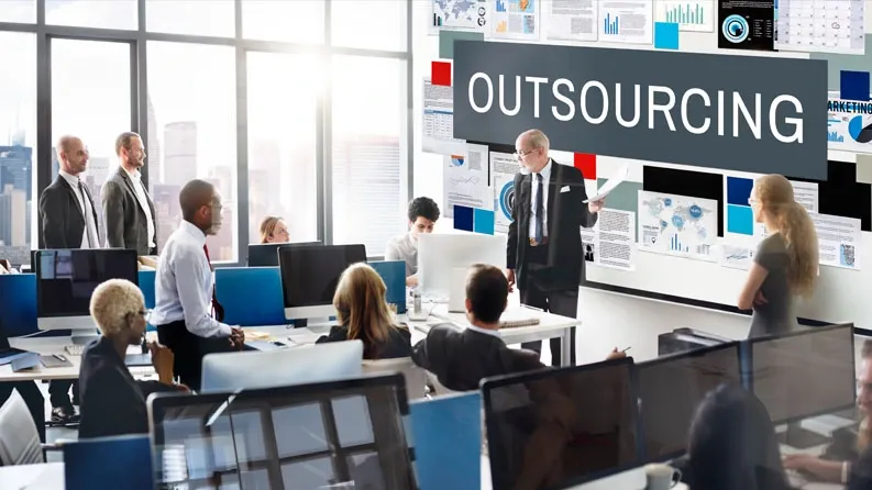 The Top 10 Benefits of Outsourcing IT Through Managed Services